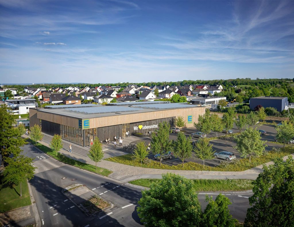 TRIQBRIQ baut Rohbau für erstes recyclebares Supermarkt-Gebäude für EDEKA