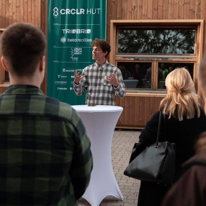 Eröffnung zirkulärer Holzbau CRCLR HUT